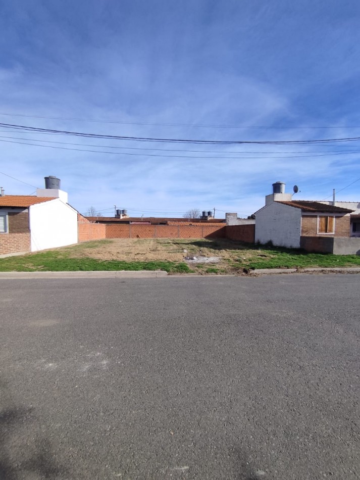 TERRENO CON AMPLIO FRENTE