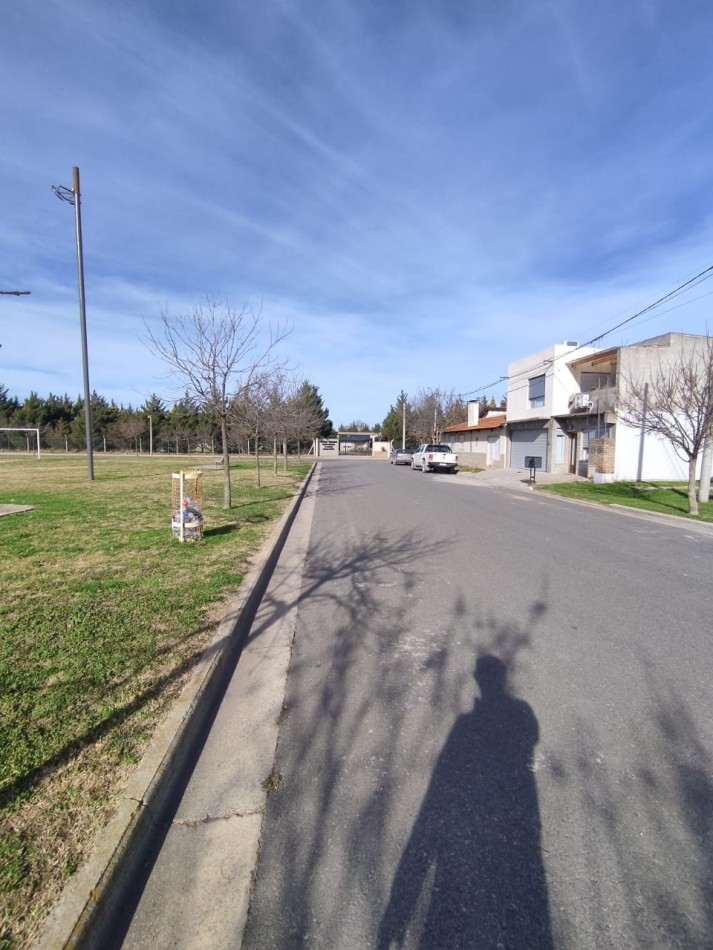 TERRENO CON AMPLIO FRENTE