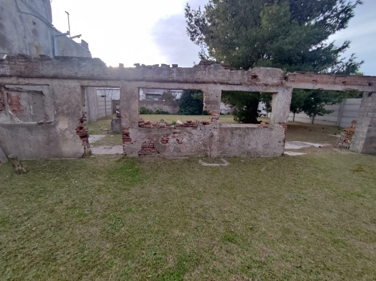 TERRENO CON ENTRADA SOBRE AVENIDA SANTAGADA