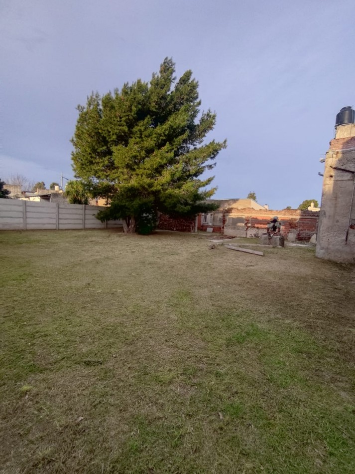 TERRENO CON ENTRADA SOBRE AVENIDA SANTAGADA