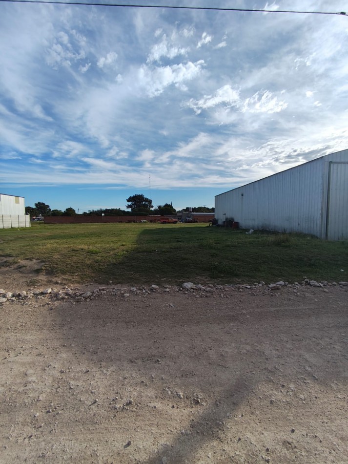 TERRENO CON GRAN FRENTE