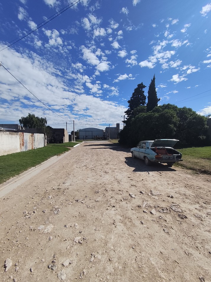 Buen lote con todos los servicios 