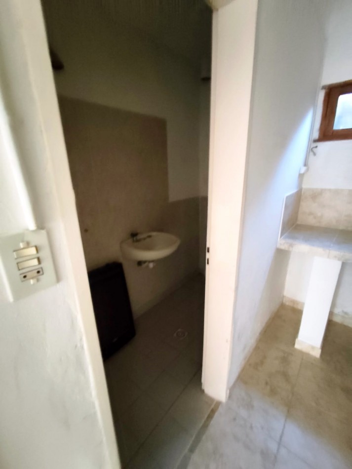 LOCAL CENTRICO CON CASA