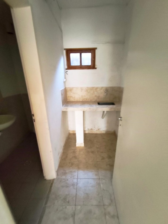 LOCAL CENTRICO CON CASA