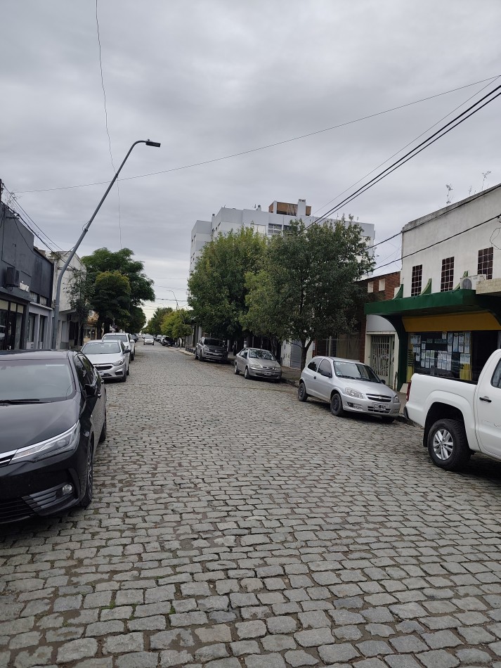 LOCAL CENTRICO CON CASA